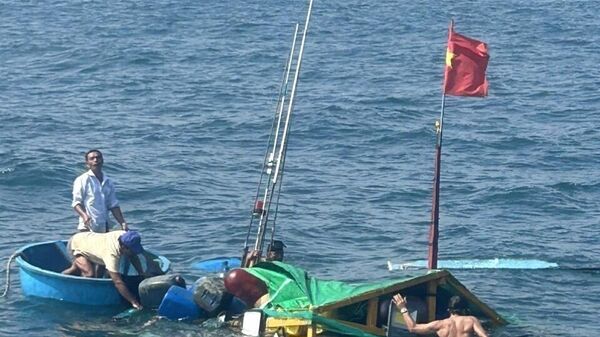 Quảng Ngãi: Chìm tàu cá, 9 ngư dân thương vong - Sputnik Việt Nam