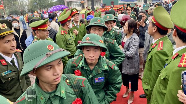 Hà Tĩnh: 1.500 thanh niên nô nức lên đường nhập ngũ - Sputnik Việt Nam