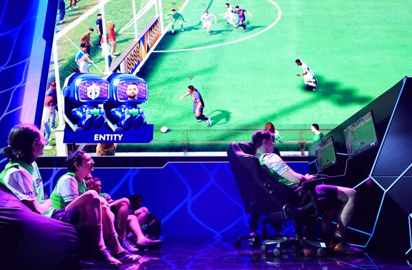 Trận đấu trình diễn thể chất số giữa Dota 2 giữa các đội Entity (Châu Âu/SNG) và BOOM Esports (Peru) tại &quot;Thế vận hội tương lai&quot; ở Kazan - Sputnik Việt Nam