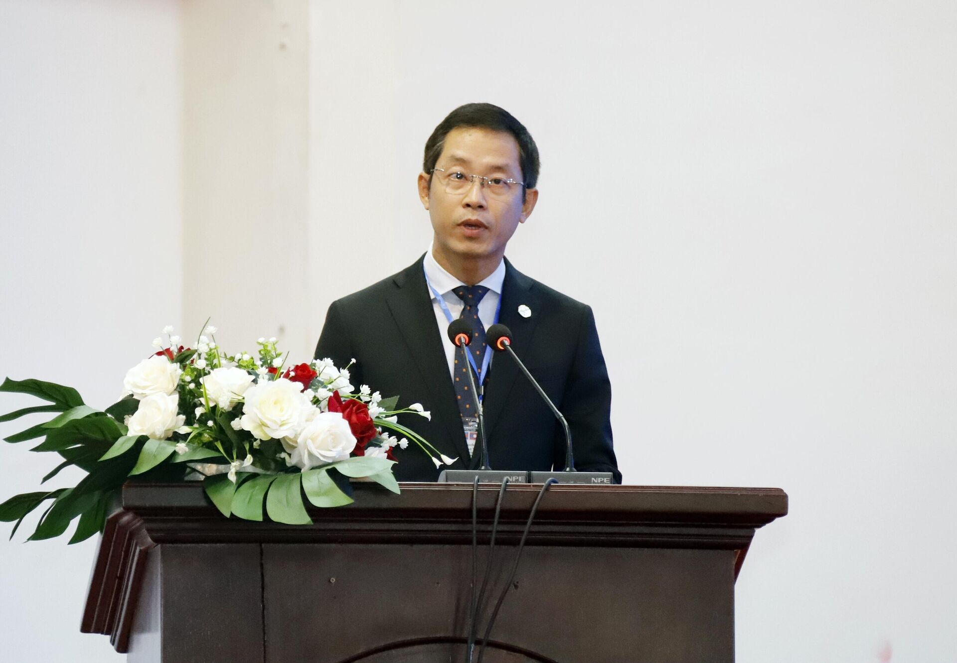 Thứ trưởng Bộ Kế hoạch và Đầu tư Lào Sthabandith Insisiengmay phát biểu tại Hội nghị - Sputnik Việt Nam, 1920, 27.02.2024
