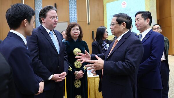 Thủ tướng chủ trì hội nghị phát triển thị trường chứng khoán năm 2024 - Sputnik Việt Nam