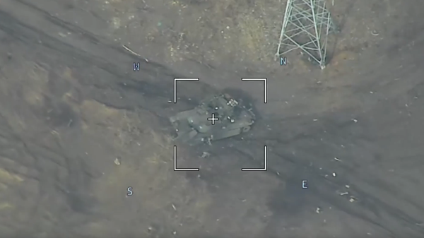 Xe tăng Nga hạ gục xe tăng Abrams ngay phát súng đầu tiên - Sputnik Việt Nam