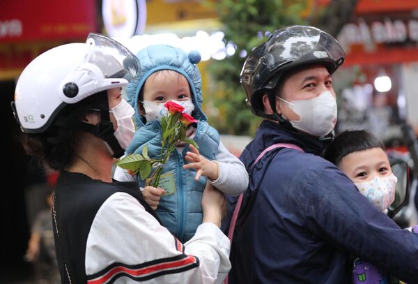 Hoa hồng dành tặng những người yêu quý trong Ngày Quốc tế Phụ nữ 8/3. - Sputnik Việt Nam