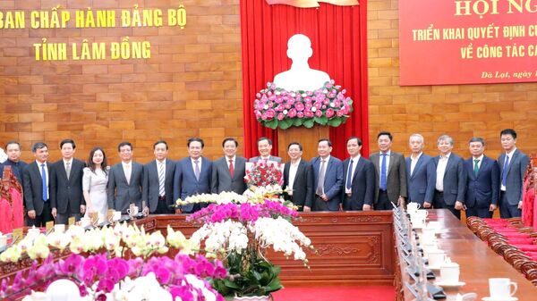 Ban Nội chính Trung ương chia tay đồng chí Nguyễn Thái Học về nhận nhiệm vụ Quyền Bí thư Tỉnh ủy Lâm Đồng - Sputnik Việt Nam