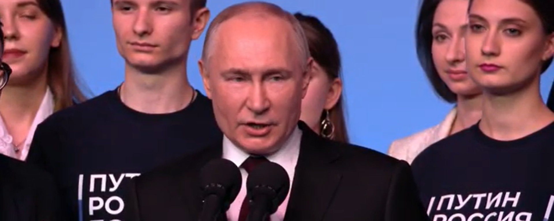 Ông Putin cảm ơn toàn thể các công dân Nga đã bỏ phiếu bầu cử: “Tất cả chúng ta đều là một đội” - Sputnik Việt Nam, 1920, 18.03.2024