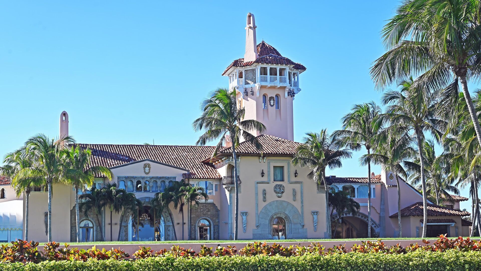 Dinh thự nổi tiếng của cựu Tổng thống Mỹ Donald Trump, Mar-a-Lago ở Florida - Sputnik Việt Nam, 1920, 22.03.2024