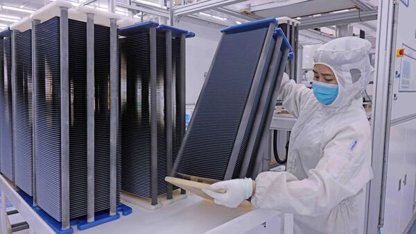 Công ty Trina Solar (100% vốn của Trung Quốc) mỗi năm sản xuất hàng triệu tấm tế bào quang điện - Sputnik Việt Nam