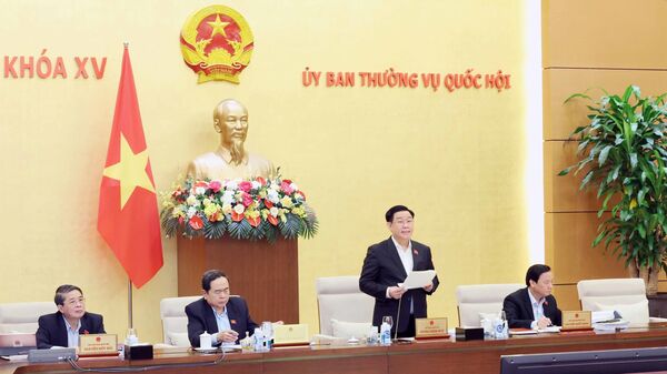 Chủ tịch Quốc hội Vương Đình Huệ chủ trì Phiên họp chuyên đề pháp luật - Sputnik Việt Nam