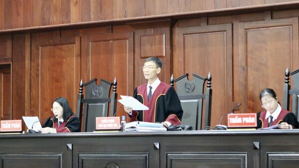 Tòa án nhân dân tối cao tại Thành phố Hồ Chí Minh xét xử phúc thẩm vụ án  liên quan đến bà Nguyễn Phương Hằng - Sputnik Việt Nam