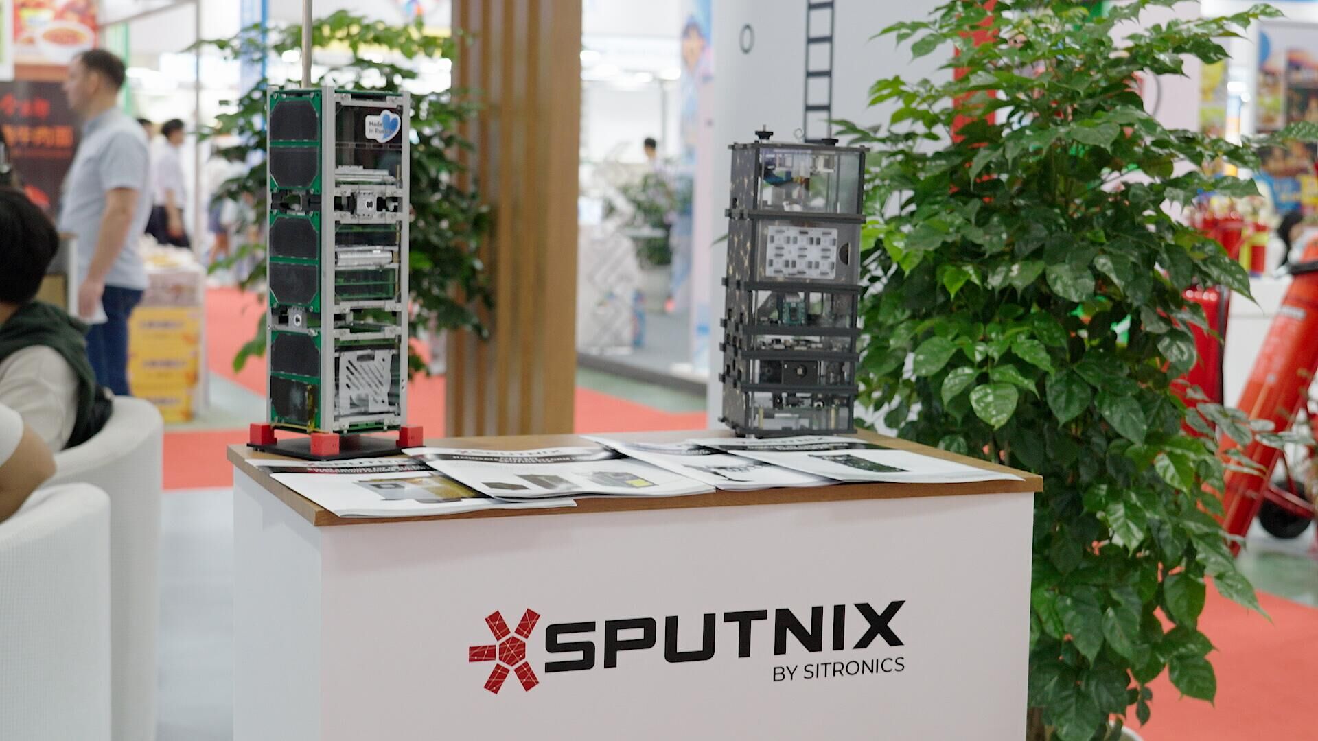 Vệ tinh nhân tạo của Công ty TNHH Sputnix (Tập đoàn Sitronics), được trưng bày tại Triển lãm Vietnam Expo 2024 (Hà Nội) - Sputnik Việt Nam, 1920, 08.04.2024