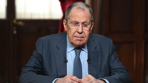 Ngoại trưởng Nga Sergei Lavrov trả lời phỏng vấn trực tiếp của Sputnik và hai đài phát thanh lớn của nước Nga là đài “Komsomolskaya Pravda” và “Govorit Moskva” - Sputnik Việt Nam