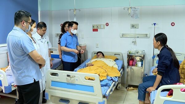 Yên Bái: Thăm hỏi, động viên các nạn nhân trong vụ tai nạn lao động tại nhà máy xi măng  - Sputnik Việt Nam
