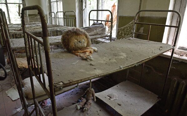 Trường mẫu giáo bị bỏ hoang trong khu vực cấm của nhà máy điện hạt nhân Chernobyl - Sputnik Việt Nam