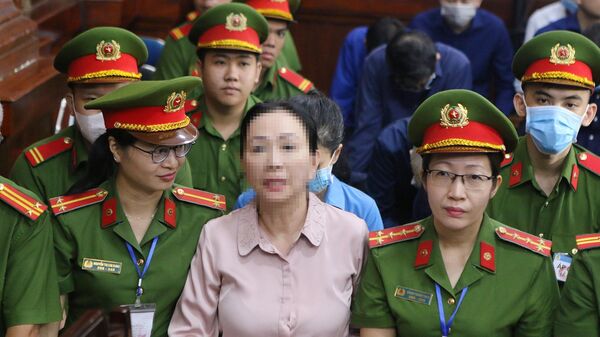 Bị cáo Trương Mỹ Lan tại phiên tòa ngày 3/4.  - Sputnik Việt Nam