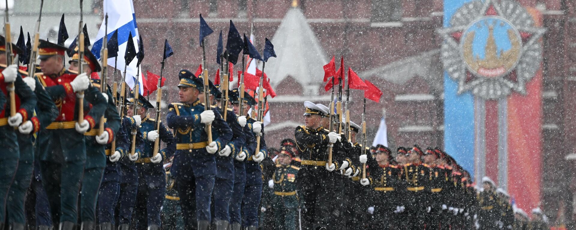 Quân nhân đội hình diễu binh trên Quảng trường Đỏ nhân kỷ niệm 79 năm Chiến thắng trong Chiến tranh Vệ quốc Vĩ đại. - Sputnik Việt Nam, 1920, 09.05.2024