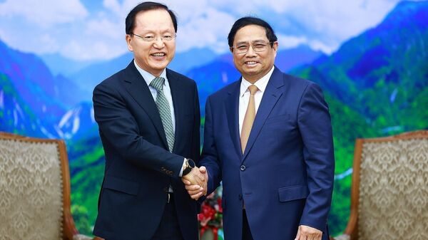 Thủ tướng Phạm Minh Chính tiếp TGĐ phụ trách tài chính của Tập đoàn Samsung - Sputnik Việt Nam