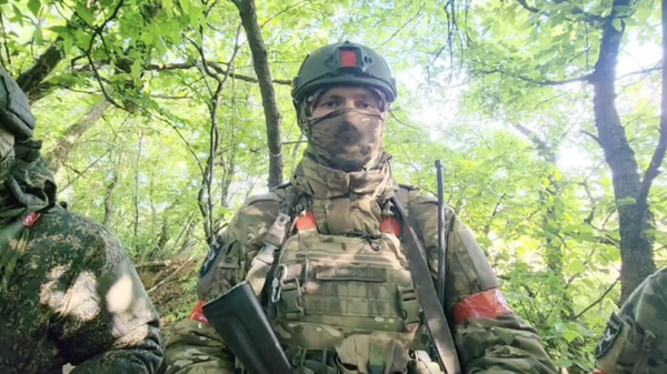Quân nhân Nga: LLVT Ukraina nhanh chóng rút lui trong cuộc tấn công vào làng Strilecha - Sputnik Việt Nam