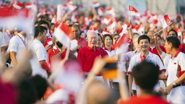 Cựu Thủ tướng Singapore Lý Quang Diệu trong cuộc diễu hành. - Sputnik Việt Nam