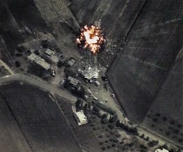 Đòn tấn công chính xác của Không lực Nga vào các cứ điểm của tổ chức khủng bố IS ở Syria - Sputnik Việt Nam