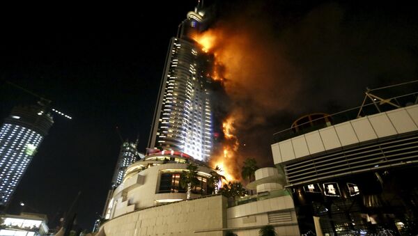Năm Mới ở Dubai: Pháo hoa trên nền đám cháy nhà chọc trời - Sputnik Việt Nam