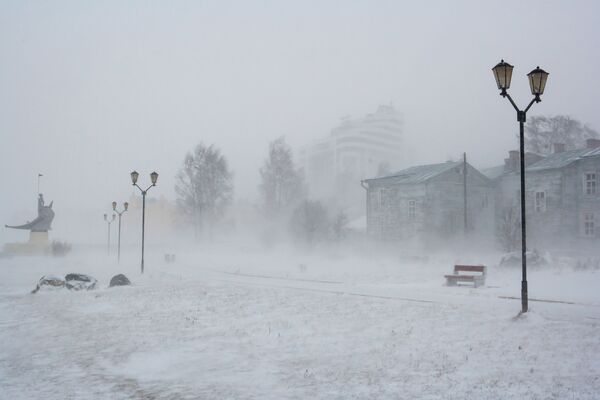 Bão tuyết ở Petrozavodsk (Cộng hòa Karelia, phía tây-bắc Nga) - Sputnik Việt Nam
