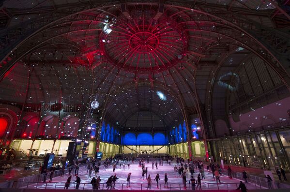 Sân trượt băng tại Grand Palais, Paris - Sputnik Việt Nam