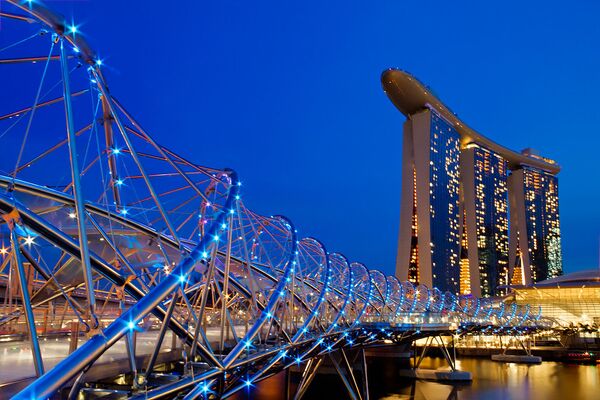 Cầu Helix Bridge ở Singapore. - Sputnik Việt Nam