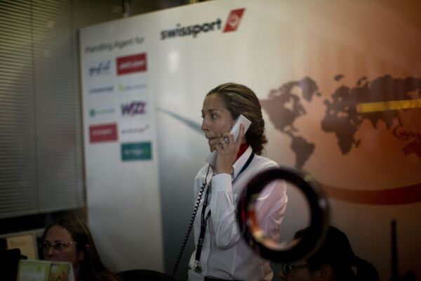Nhân viên Swissport tại sân bay Barcelona - Sputnik Việt Nam