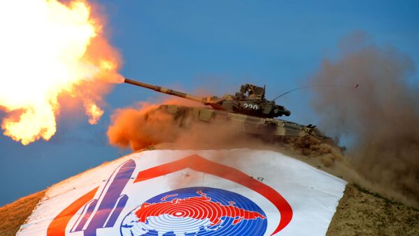Xe tăng T-90S tại Triển lãm  Quốc tế về thiết bị công nghệ cao và vũ khí lần thứ IX VTTV Omsk 2011 - Sputnik Việt Nam