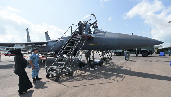 Chiến đấu cơ F-15SG trước khi trình diễn tại Singapore Airshow 2016. - Sputnik Việt Nam