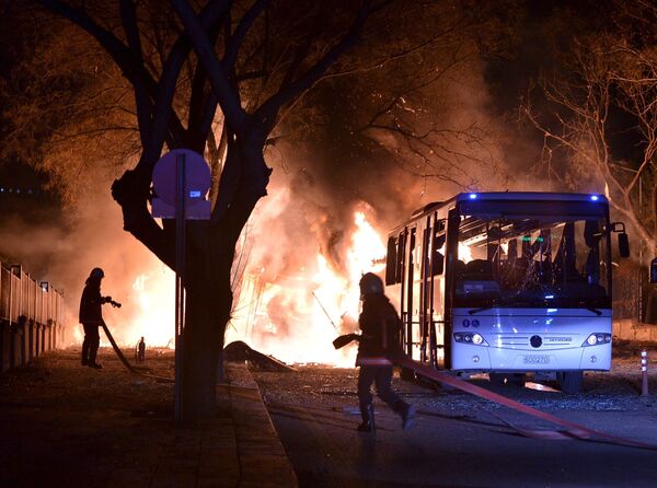 Đám cháy tại hiện trường vụ nổ ở Ankara - Sputnik Việt Nam