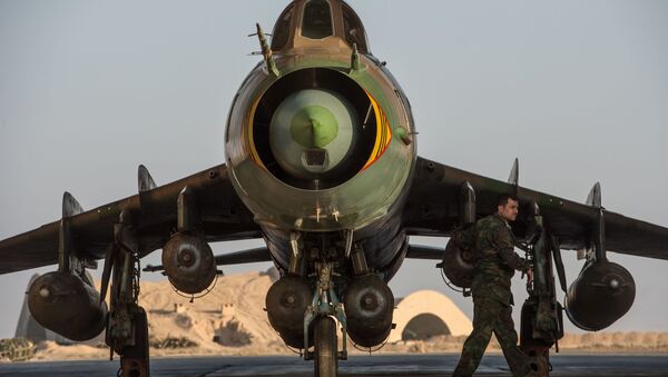 Máy bay Su-22 của Syria tại căn cứ không quân của quân đội Syria ở tỉnh Homs - Sputnik Việt Nam