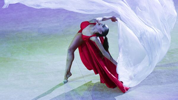 Nữ VDV thể dục Nga Margarita Mamun biểu diễn tại gala Moscow Grand Prix về thể dục nhịp điệu - Sputnik Việt Nam