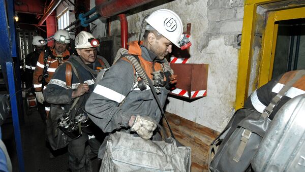 Nhân viên cứu hộ  ở mỏ “Severnaya” - Sputnik Việt Nam