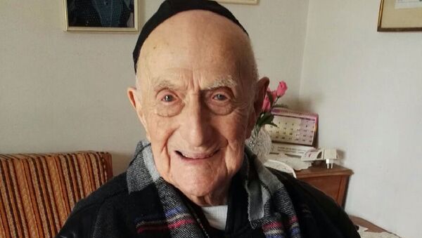 Cựu tù nhân trại tập trung Auschwitz cụ Yisrael Kristal - Sputnik Việt Nam