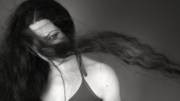 Thiếu nữ tóc dài - Sputnik Việt Nam