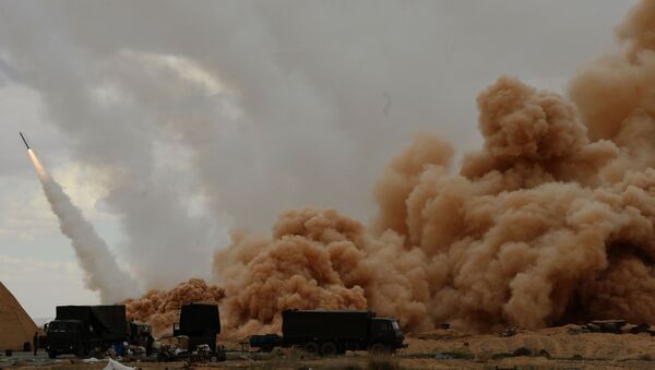 Hệ thống tên lửa bắn loạt Uragan của lực lượng vũ trang Syria ở Palmyra - Sputnik Việt Nam