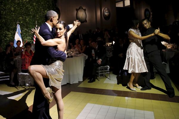 Ông Barack và phu nhân Michelle Obama nhảy tango trong chuyến thăm Buenos Aires, Argentina - Sputnik Việt Nam