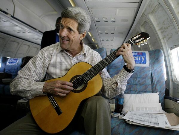 Ông John Kerry trong chiến dịch tranh cử Tổng thống Hoa Kỳ năm 2004 - Sputnik Việt Nam