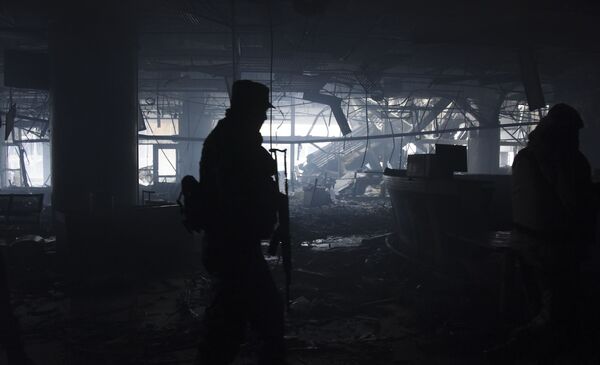 Một dân quân ở sân bay Donetsk bị phá hủy - Sputnik Việt Nam