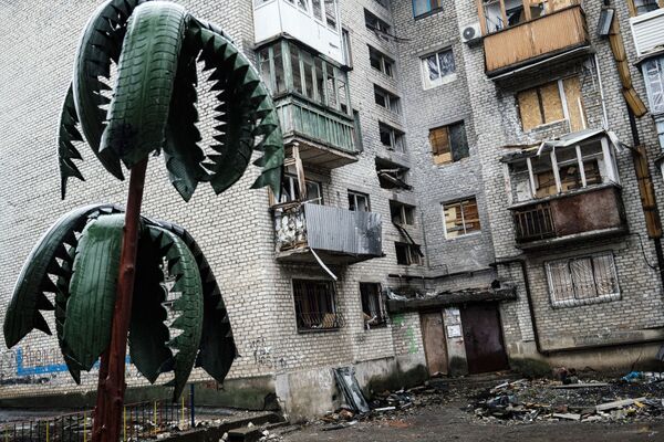 Chung cư bị hư hại ở Donetsk - Sputnik Việt Nam