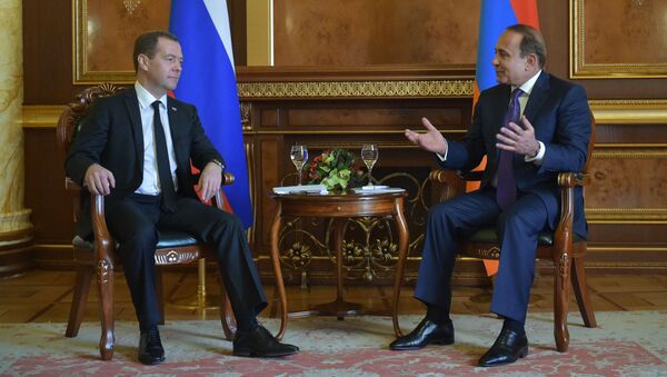 Dmitri Medvedev gặp người đồng nhiệm Armenia Ovik Abramyan - Sputnik Việt Nam