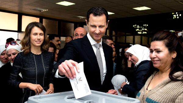 Tổng thống Syria Bashar Assad  tham gia bỏ phiếu - Sputnik Việt Nam