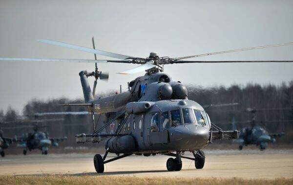 Trực thăng Mi-8AMTSh tham gia chuẩn bị cho lễ diễu binh mừng ngày Chiến thắng - Sputnik Việt Nam