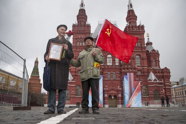 Những người cộng sản kỷ niệm ngày sinh Lenin trên Quảng trường Đỏ - Sputnik Việt Nam