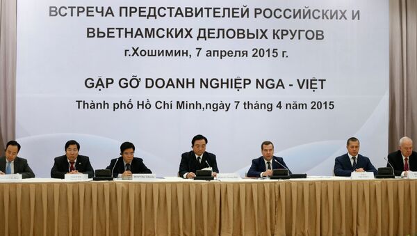 Thủ tướng LB Nga Medvedev  tại buổi gặp gỡ đại diện giới doanh nghiệp Nga và Việt Nam - Sputnik Việt Nam