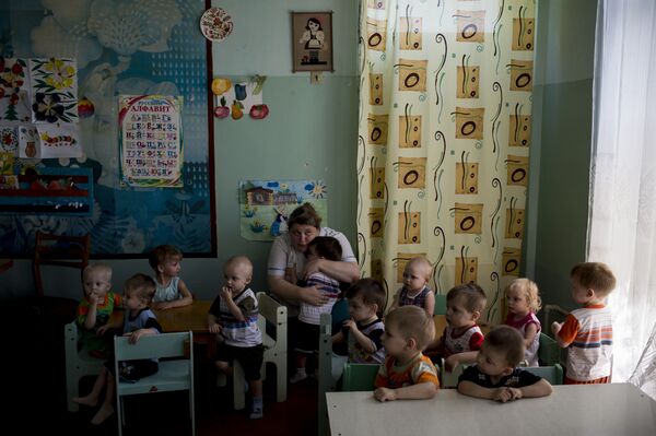 Sơ tán một trại trẻ mồ côi ở Lugansk - Sputnik Việt Nam