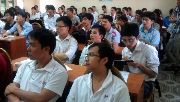 Sinh viên Việt Nam đang học tập - Sputnik Việt Nam
