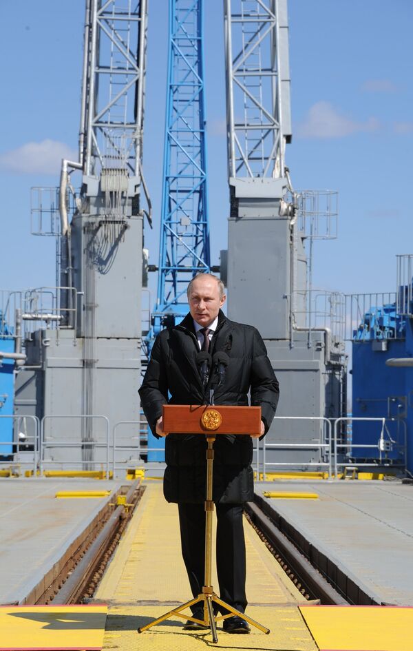 Tổng thống Nga Vladimir Putin tại sân bay vũ trụ Vostochny - Sputnik Việt Nam