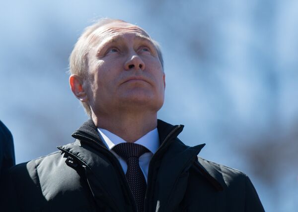 Tổng thống Nga Vladimir Putin quan sát cuộc phóng tên lửa Soyuz-2.1a - Sputnik Việt Nam